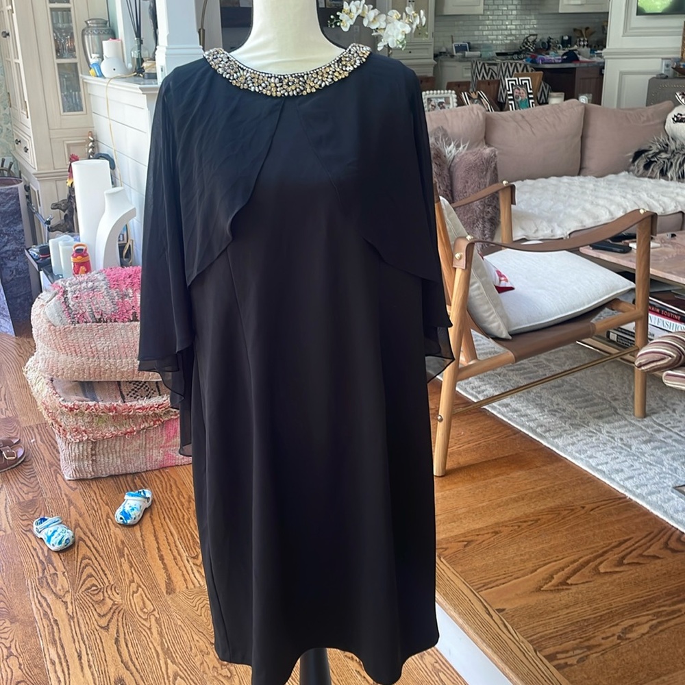 NWT XSCAPE Cocktail Cape Dress Size 14W 6o’s vibes.